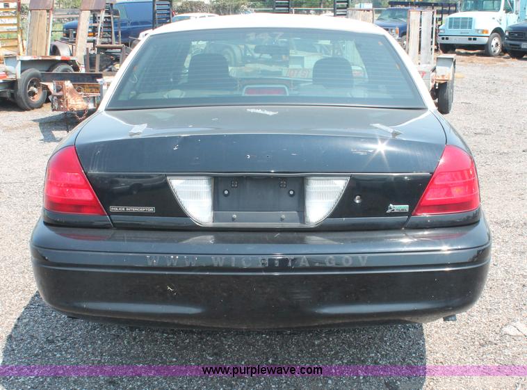 image for item I8229 2009 Ford Crown Victoria Police Interceptor