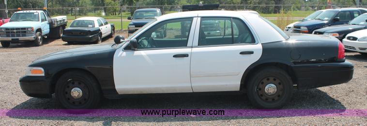 image for item I8229 2009 Ford Crown Victoria Police Interceptor