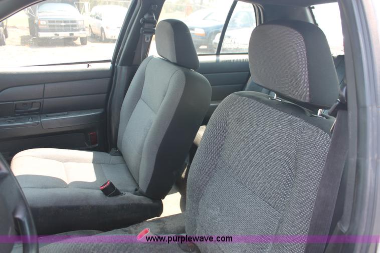 image for item I8229 2009 Ford Crown Victoria Police Interceptor
