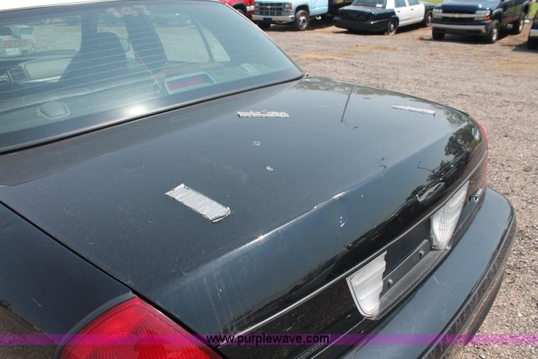 image for item I8229 2009 Ford Crown Victoria Police Interceptor