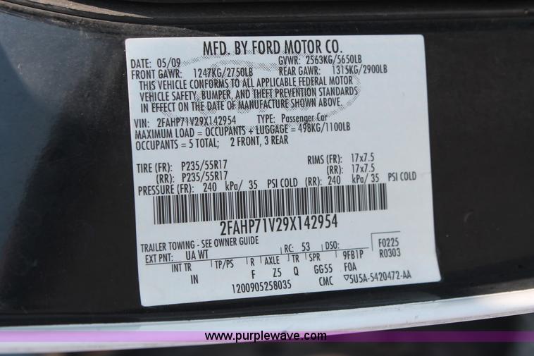 image for item I8229 2009 Ford Crown Victoria Police Interceptor