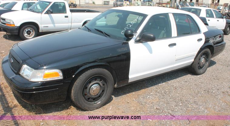 image for item I8230 2009 Ford Crown Victoria Police Interceptor