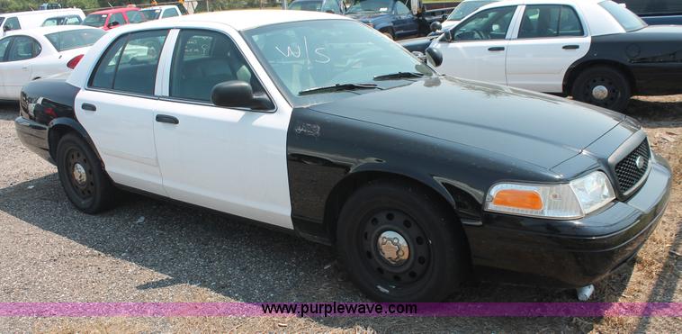 image for item I8230 2009 Ford Crown Victoria Police Interceptor