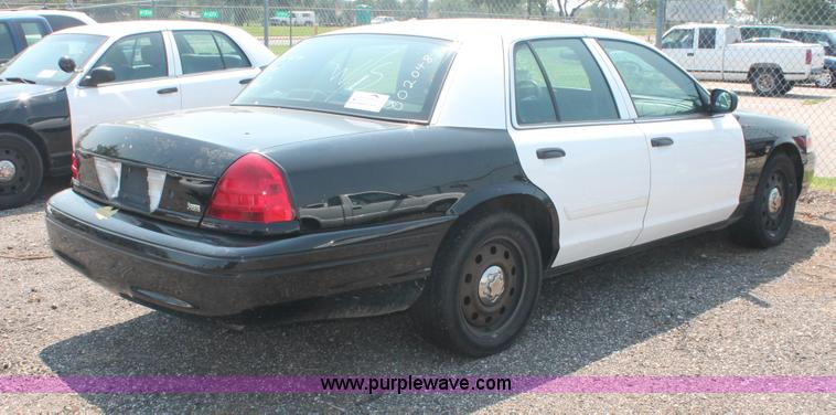 image for item I8230 2009 Ford Crown Victoria Police Interceptor