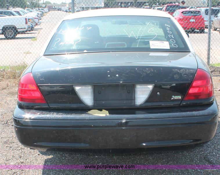 image for item I8230 2009 Ford Crown Victoria Police Interceptor