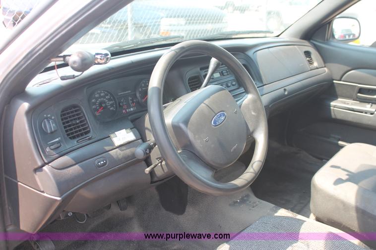 image for item I8230 2009 Ford Crown Victoria Police Interceptor