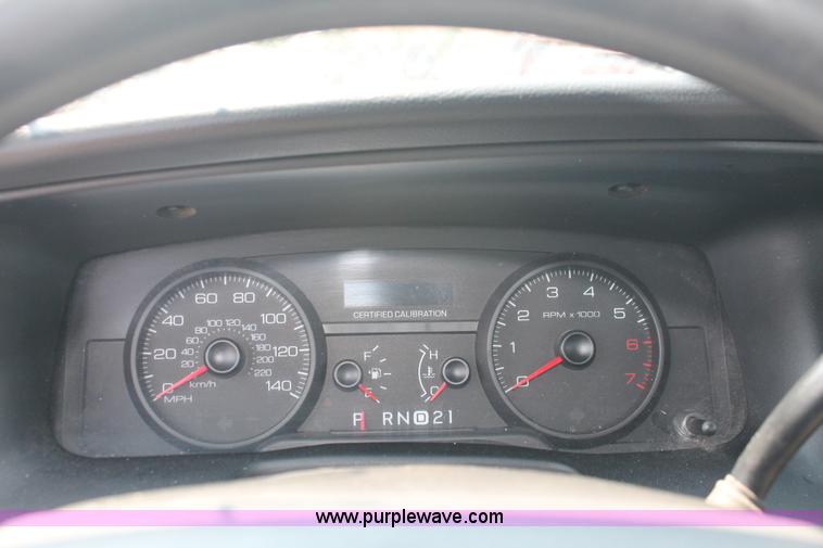 image for item I8230 2009 Ford Crown Victoria Police Interceptor