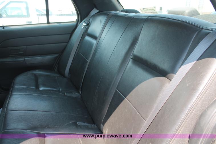 image for item I8230 2009 Ford Crown Victoria Police Interceptor