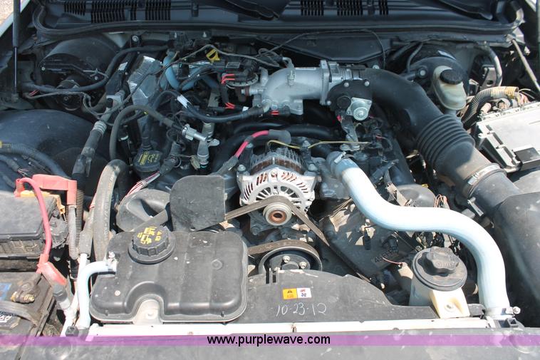 image for item I8230 2009 Ford Crown Victoria Police Interceptor