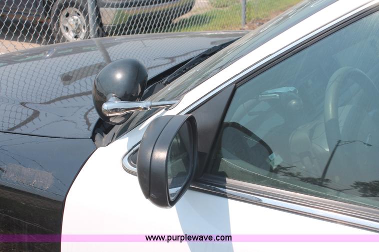 image for item I8230 2009 Ford Crown Victoria Police Interceptor