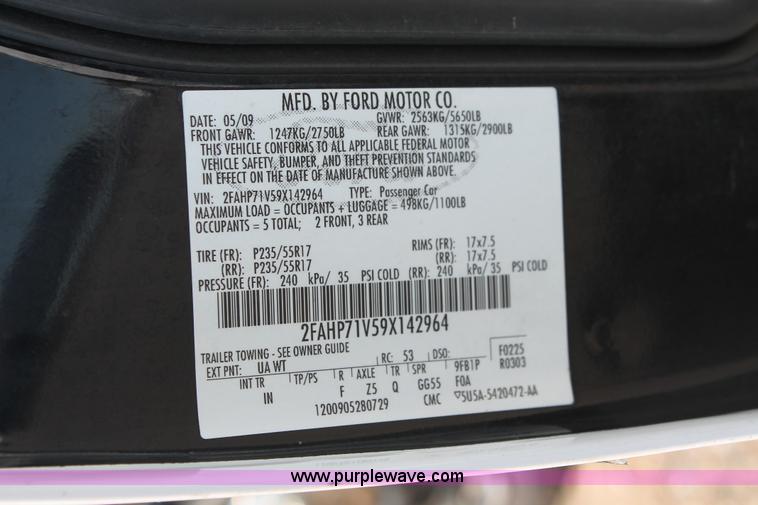 image for item I8230 2009 Ford Crown Victoria Police Interceptor