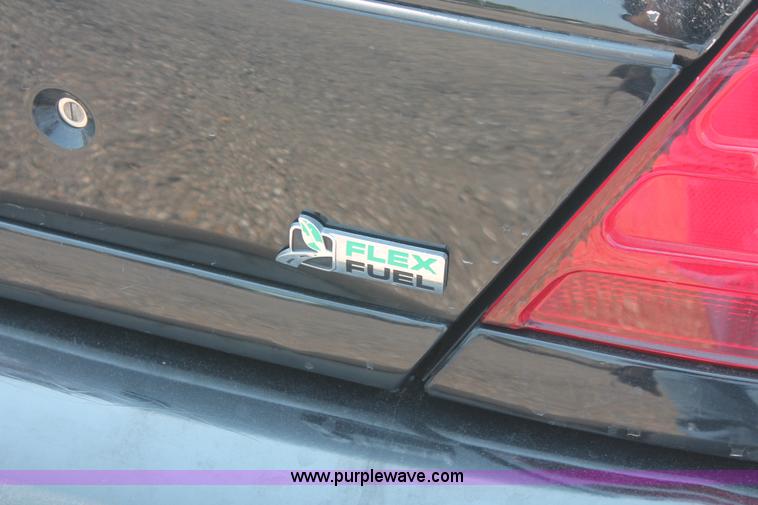 image for item I8230 2009 Ford Crown Victoria Police Interceptor