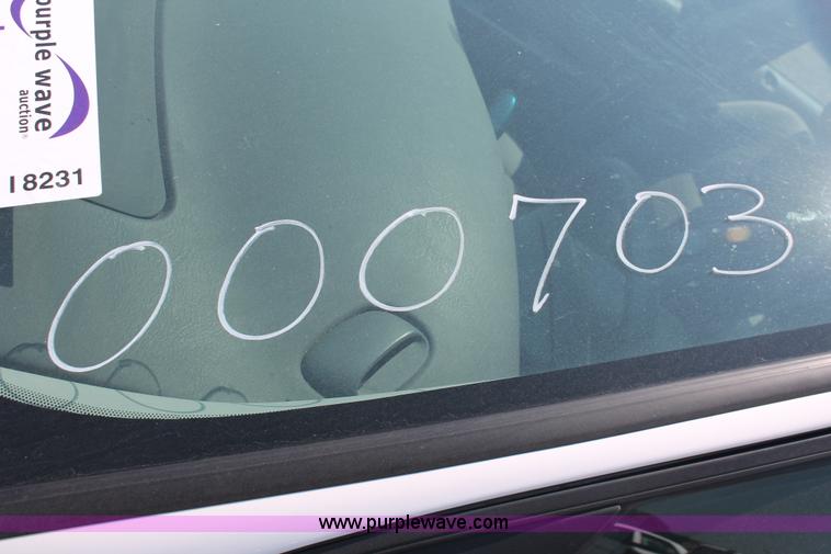 image for item I8231 2005 Ford Taurus SE