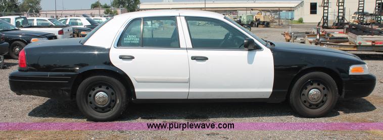 image for item I8232 2009 Ford Crown Victoria Police Interceptor
