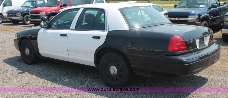 image for item I8232 2009 Ford Crown Victoria Police Interceptor
