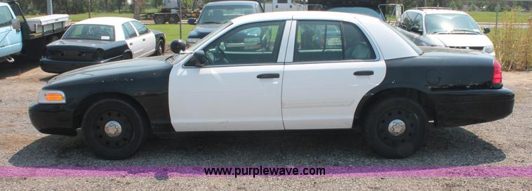 image for item I8232 2009 Ford Crown Victoria Police Interceptor