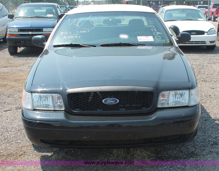image for item I8232 2009 Ford Crown Victoria Police Interceptor