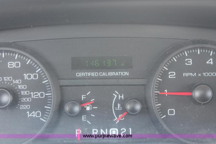 image for item I8232 2009 Ford Crown Victoria Police Interceptor