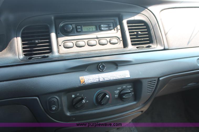 image for item I8232 2009 Ford Crown Victoria Police Interceptor