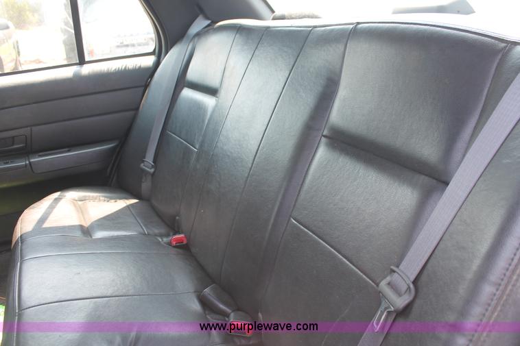 image for item I8232 2009 Ford Crown Victoria Police Interceptor