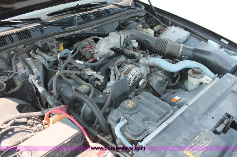 image for item I8232 2009 Ford Crown Victoria Police Interceptor