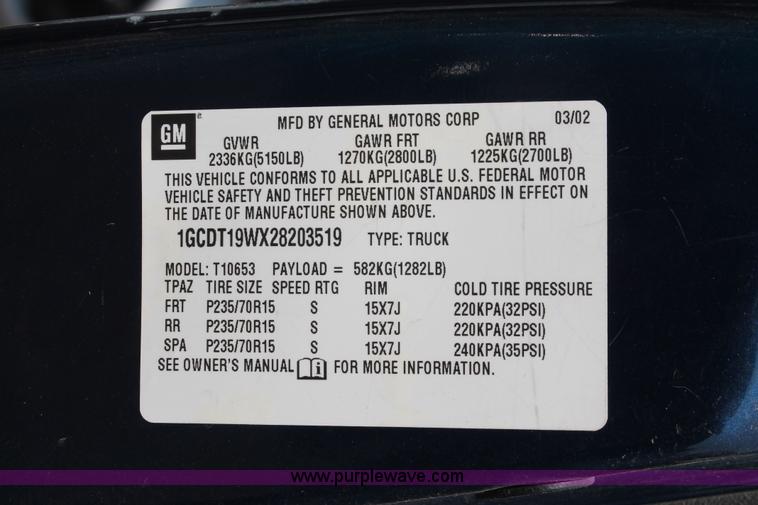 image for item I8233 2002 Chevrolet S10 Ext. Cab pickup truck