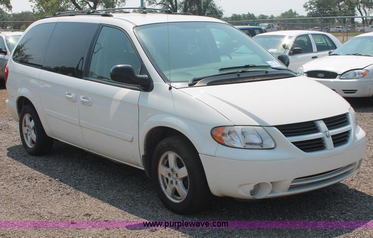 image for item I8234 2007 Dodge Grand Caravan SXT minivan