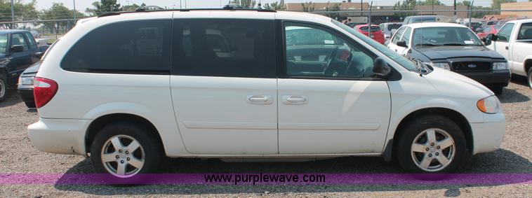 image for item I8234 2007 Dodge Grand Caravan SXT minivan
