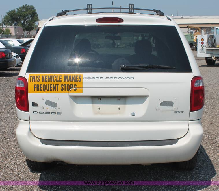 image for item I8234 2007 Dodge Grand Caravan SXT minivan