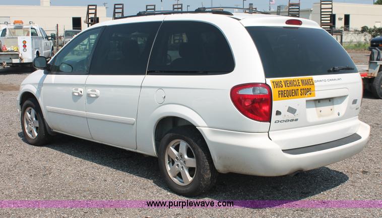 image for item I8234 2007 Dodge Grand Caravan SXT minivan