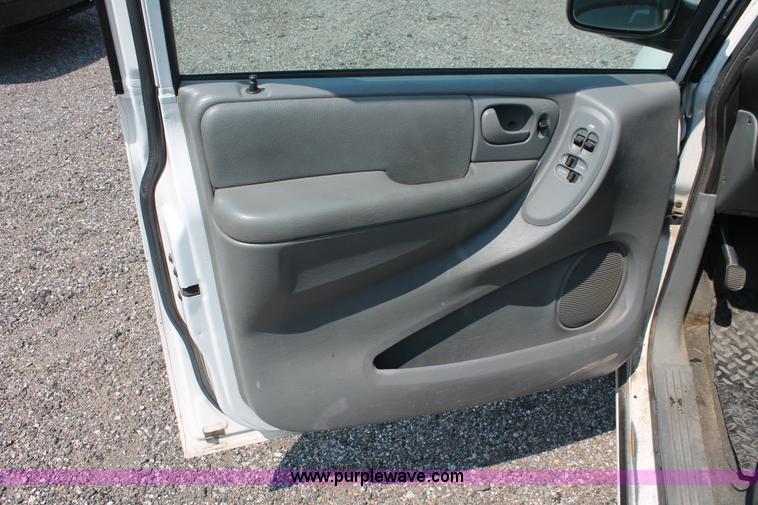 image for item I8234 2007 Dodge Grand Caravan SXT minivan