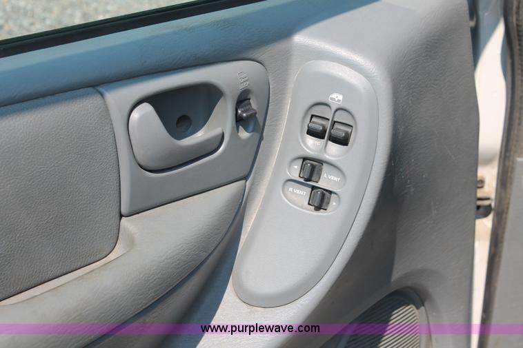 image for item I8234 2007 Dodge Grand Caravan SXT minivan