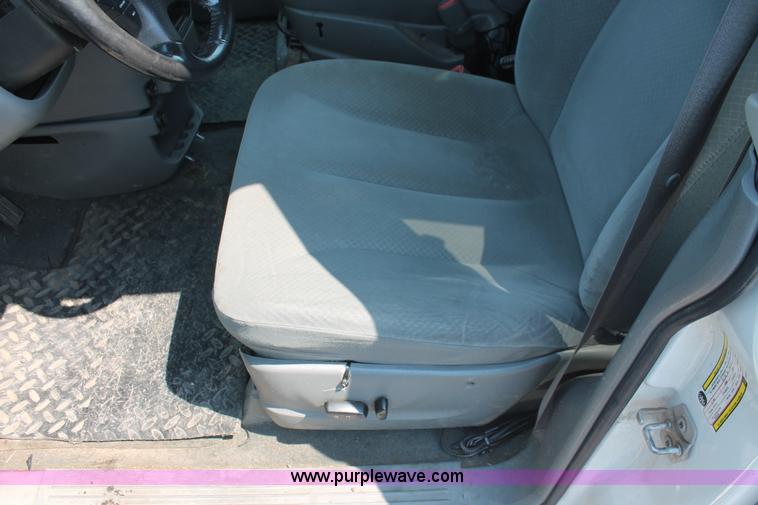 image for item I8234 2007 Dodge Grand Caravan SXT minivan