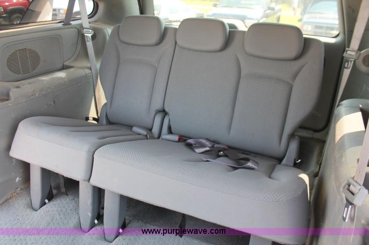 image for item I8234 2007 Dodge Grand Caravan SXT minivan
