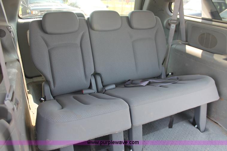 image for item I8234 2007 Dodge Grand Caravan SXT minivan