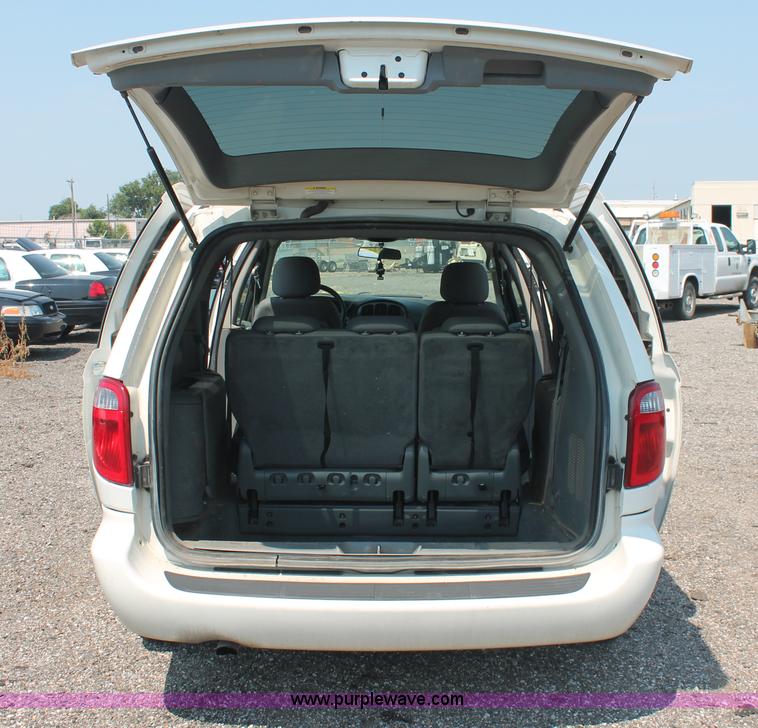 image for item I8234 2007 Dodge Grand Caravan SXT minivan