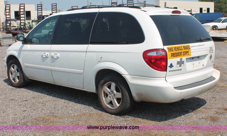 image for item I8235 2007 Dodge Grand Caravan SXT minivan
