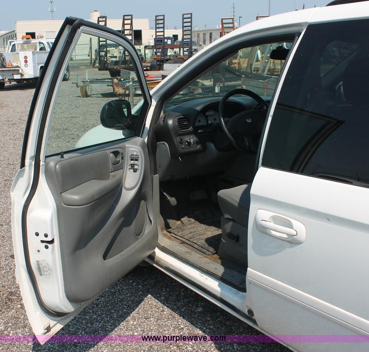 image for item I8235 2007 Dodge Grand Caravan SXT minivan