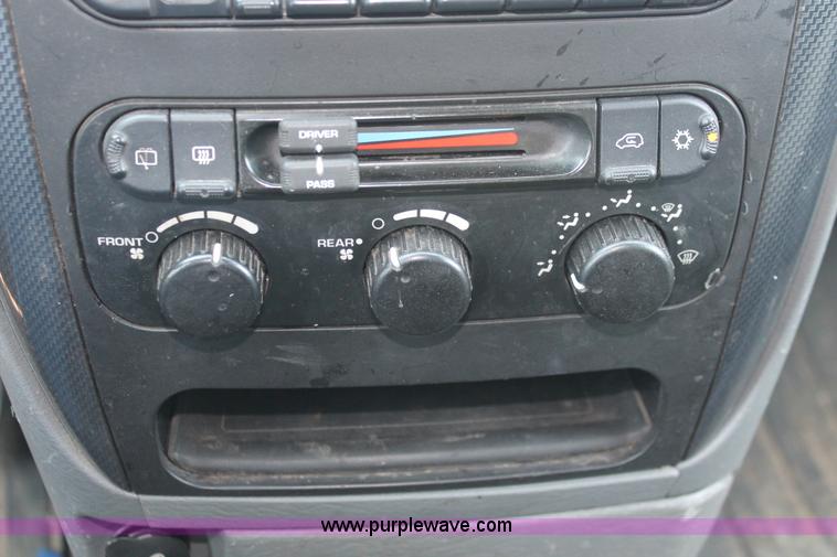 image for item I8235 2007 Dodge Grand Caravan SXT minivan