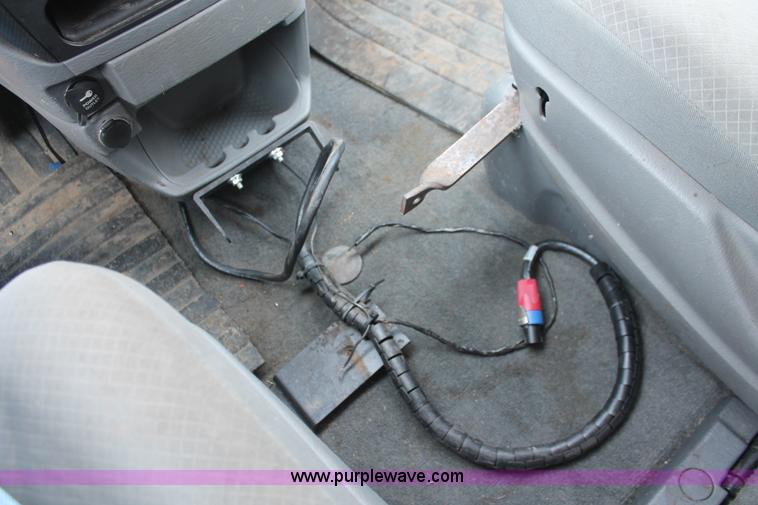 image for item I8235 2007 Dodge Grand Caravan SXT minivan