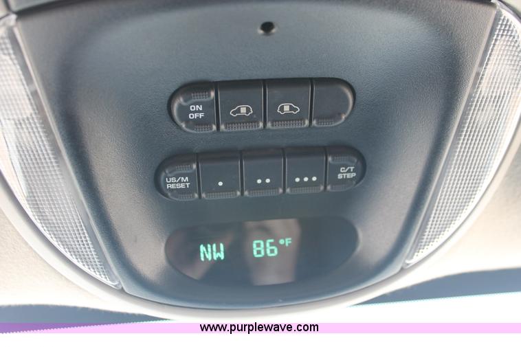 image for item I8235 2007 Dodge Grand Caravan SXT minivan