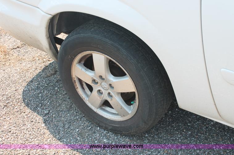 image for item I8235 2007 Dodge Grand Caravan SXT minivan