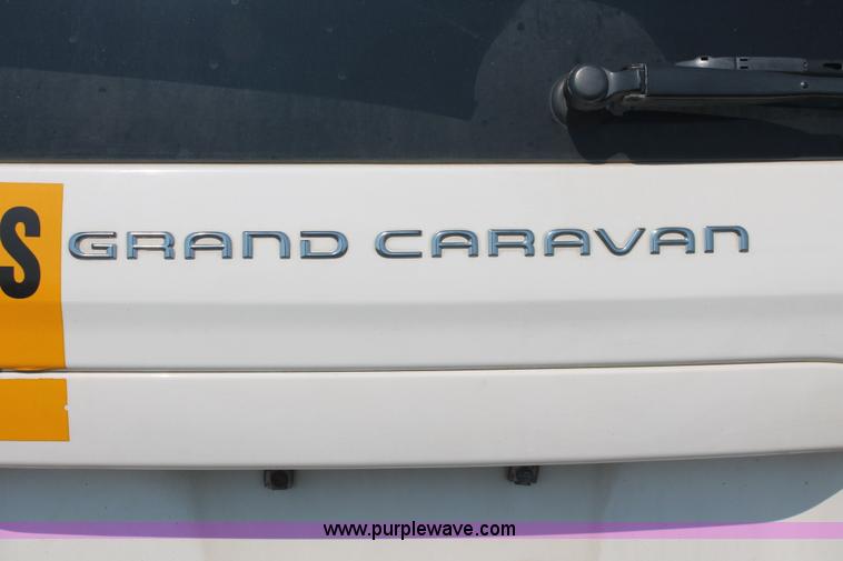 image for item I8235 2007 Dodge Grand Caravan SXT minivan