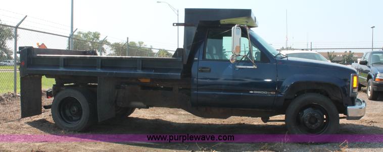 image for item I8236 1998 Chevrolet Silverado 3500HD dump body truck
