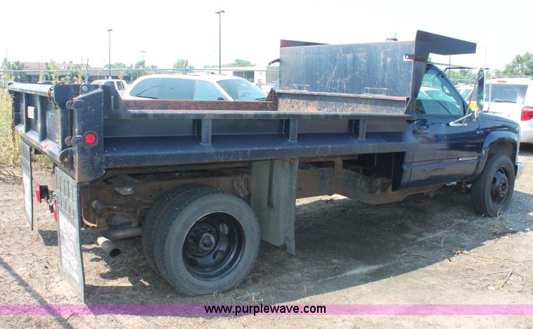 image for item I8236 1998 Chevrolet Silverado 3500HD dump body truck