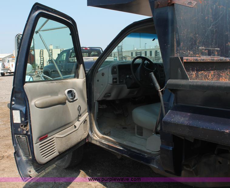image for item I8236 1998 Chevrolet Silverado 3500HD dump body truck