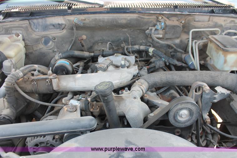 image for item I8236 1998 Chevrolet Silverado 3500HD dump body truck