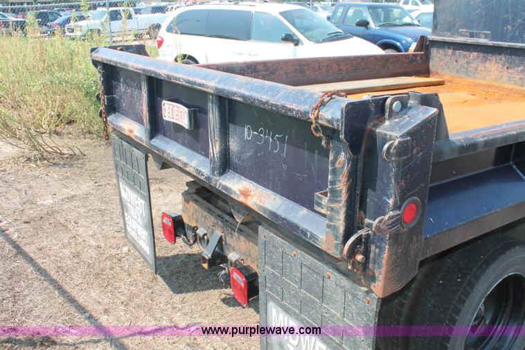 image for item I8236 1998 Chevrolet Silverado 3500HD dump body truck