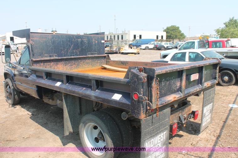 image for item I8236 1998 Chevrolet Silverado 3500HD dump body truck