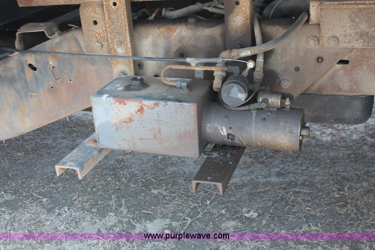 image for item I8236 1998 Chevrolet Silverado 3500HD dump body truck